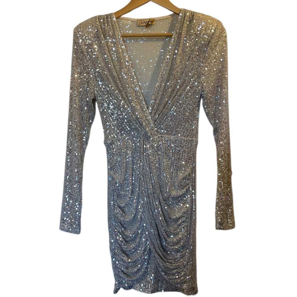 SHOP17 Champagne Beige V-Neck BodyCon Ruched Long Sleeve Sequin Dress - Medium